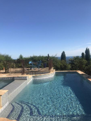 Joli studio au Mont St Clair avec vue sur la Mer